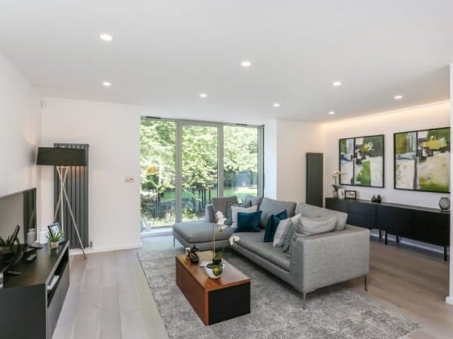 8 11 1024x683 1 900x600