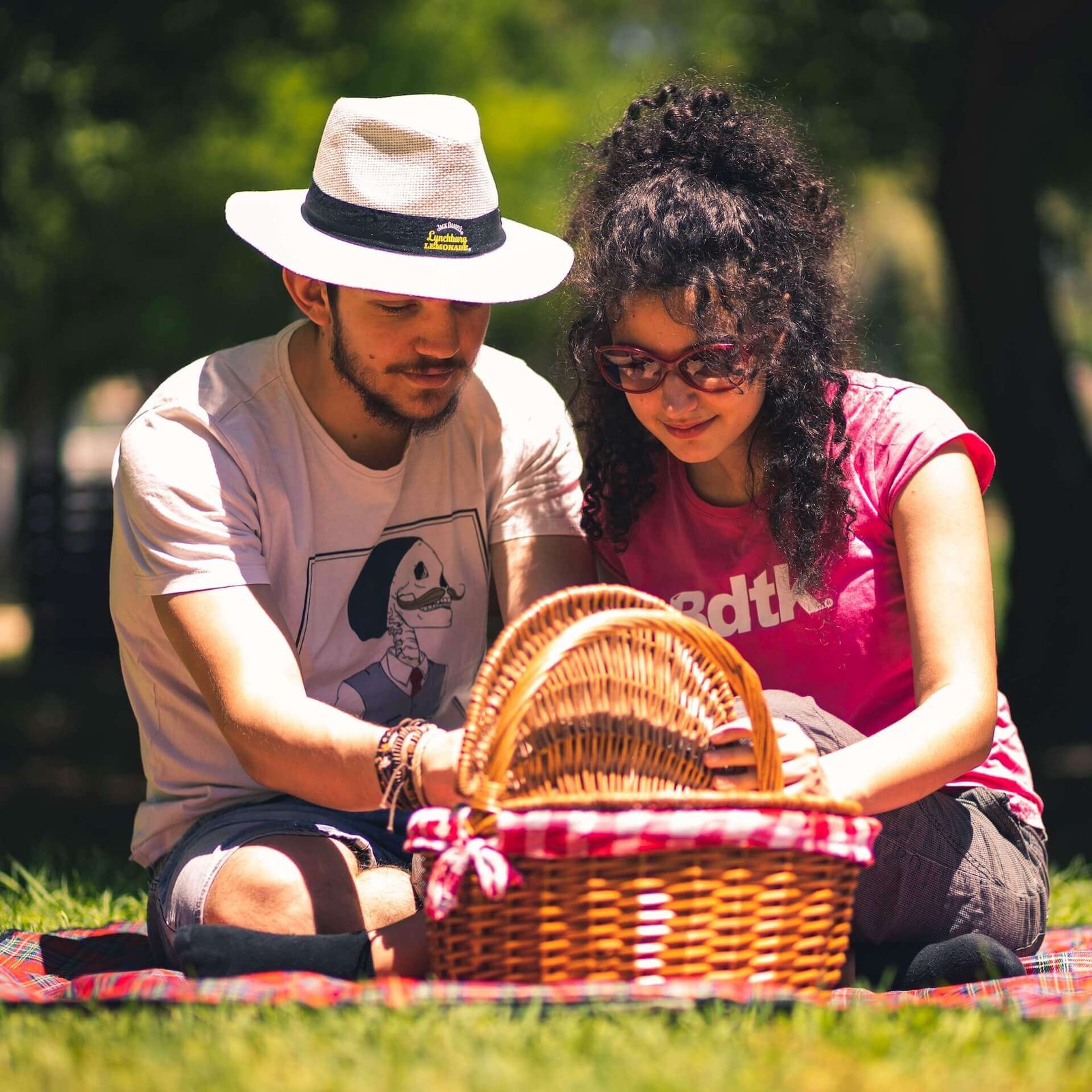 What to do in Streatham 2 Couple enjoying a picnic in a park