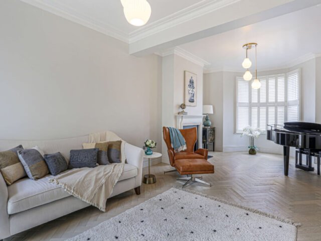 641736689 42 freemantle Street SE17 22 900x600